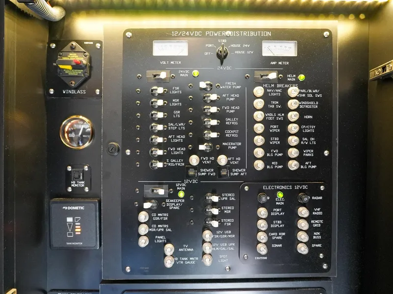 Slide: The Image of Cruisers Yachts 50 Cantius 2021 - 77