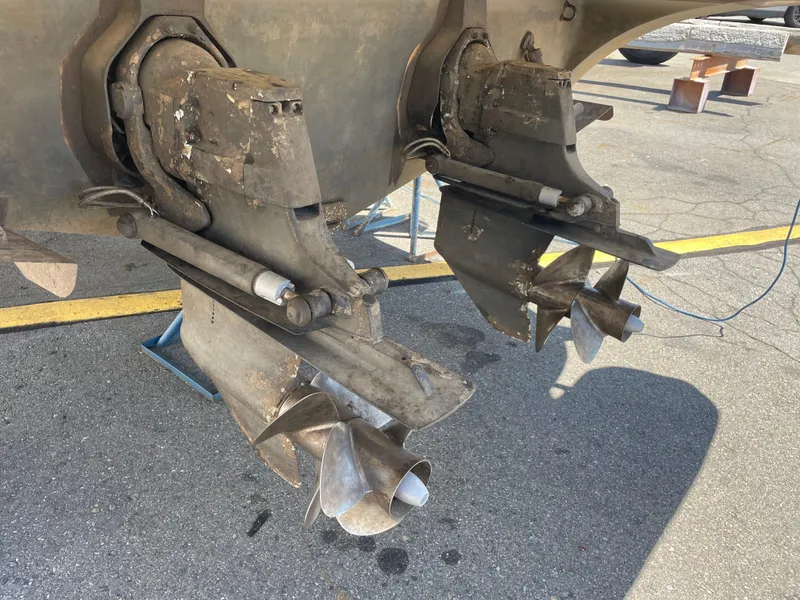 Slide: The Image of Bayliner 340 2008 boat propellers and stern drives on dry dock. - 47