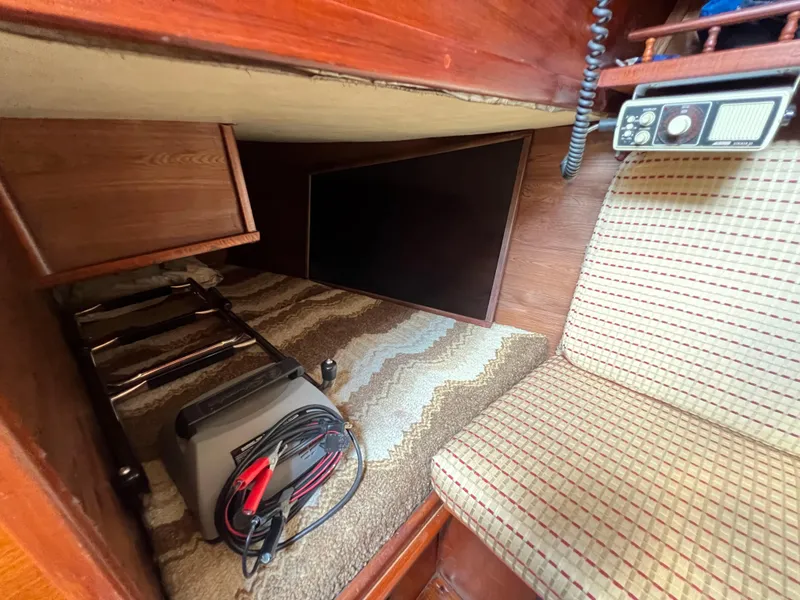 Slide: The Image of Campion C-320 Pilot House 1982 - 50