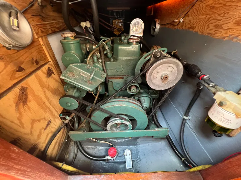 Slide: The Image of Campion C-320 Pilot House 1982 - 52