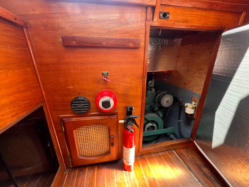 Slide: The Image of Campion C-320 Pilot House 1982 - 53