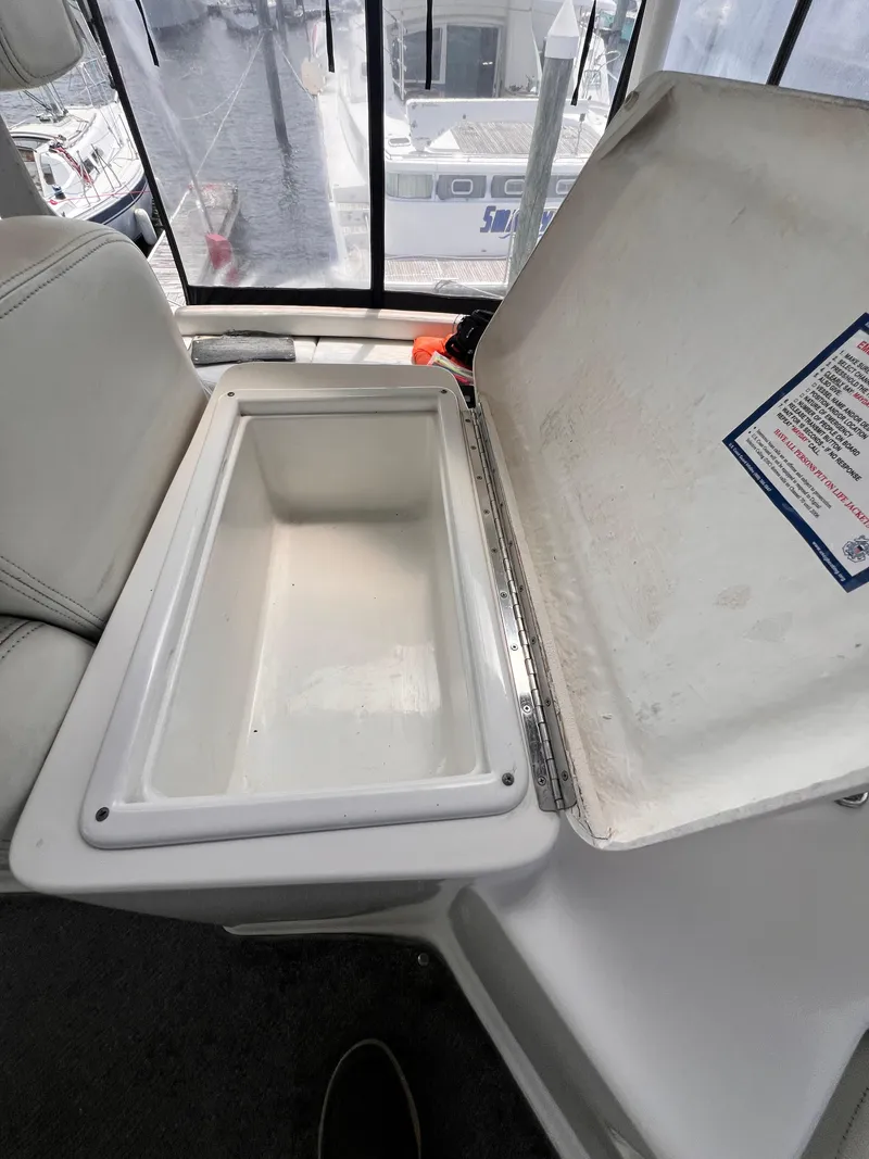 Slide: The Image of Silverton 352 Motor Yacht 2001 - 52