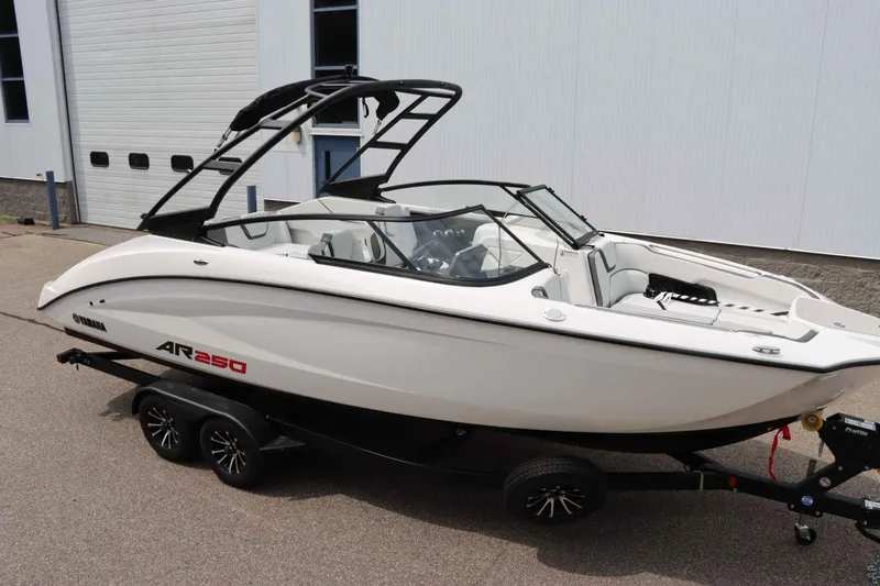 Slide: The Image of Yamaha AR250 2024 - 7