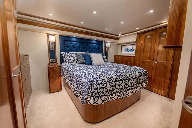 Slide: The Image of Aft Master Cabin - 47