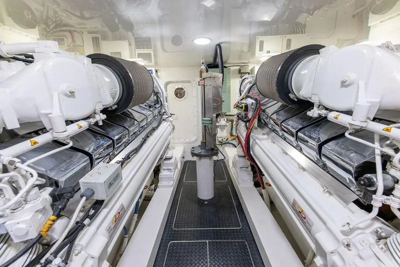 Slide: The Image of Viking 72 Convertible 2017 - 58