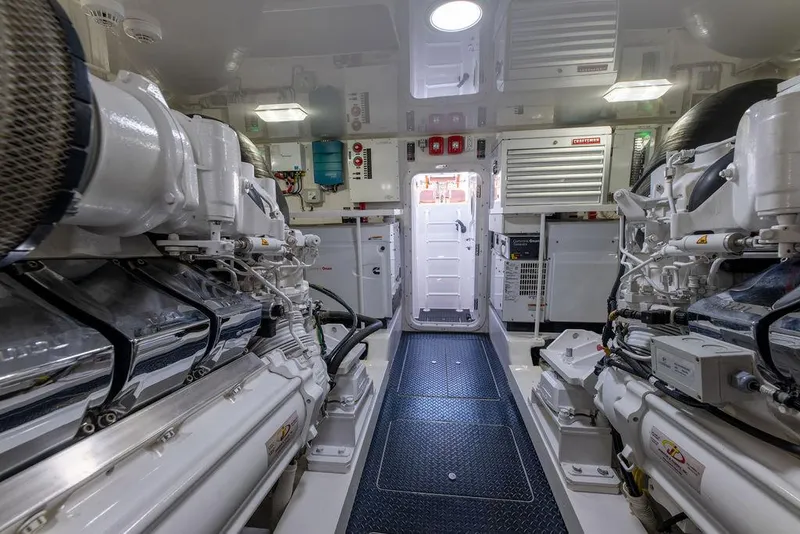 Slide: The Image of Viking 72 Convertible 2017 - 59