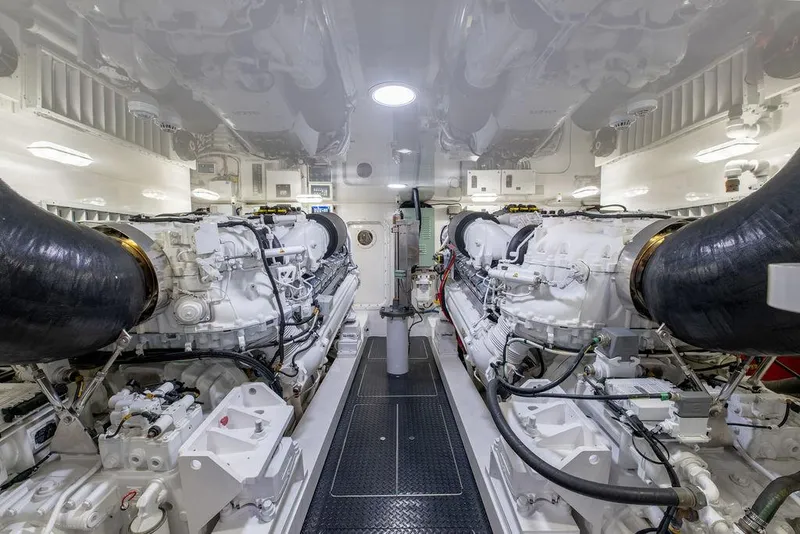 Slide: The Image of Viking 72 Convertible 2017 - 60