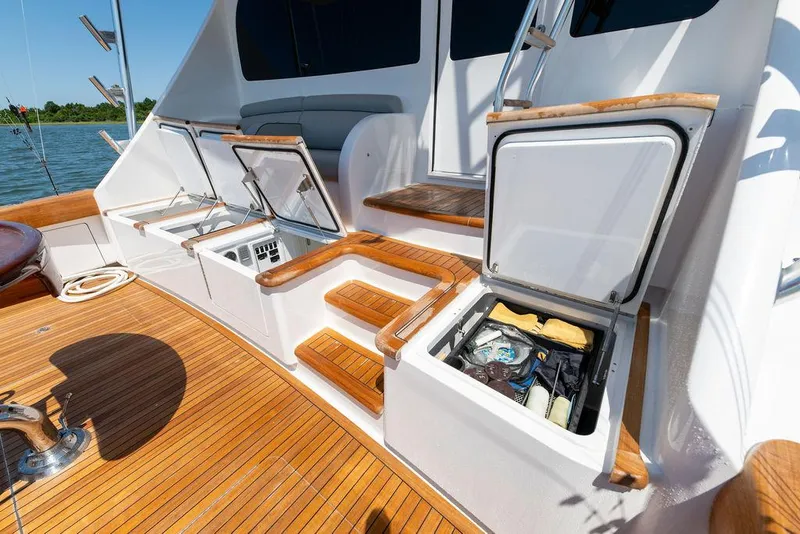 Slide: The Image of Viking 72 Convertible 2017 - 64