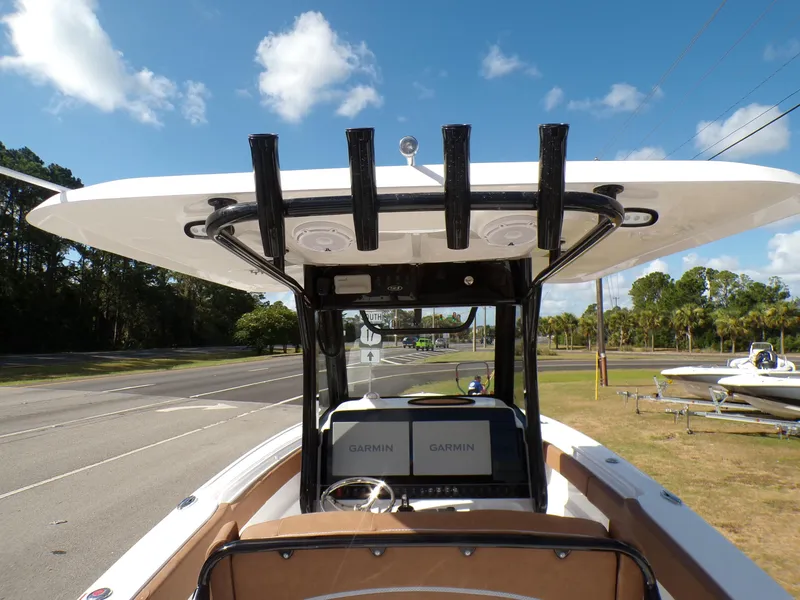 Slide: The Image of 2025 Sea Hunt Ultra 305 SE boat with Garmin navigation system. - 21