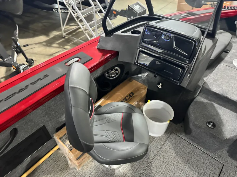 Slide: The Image of Tracker Targa V-18 WT 2023 - 10