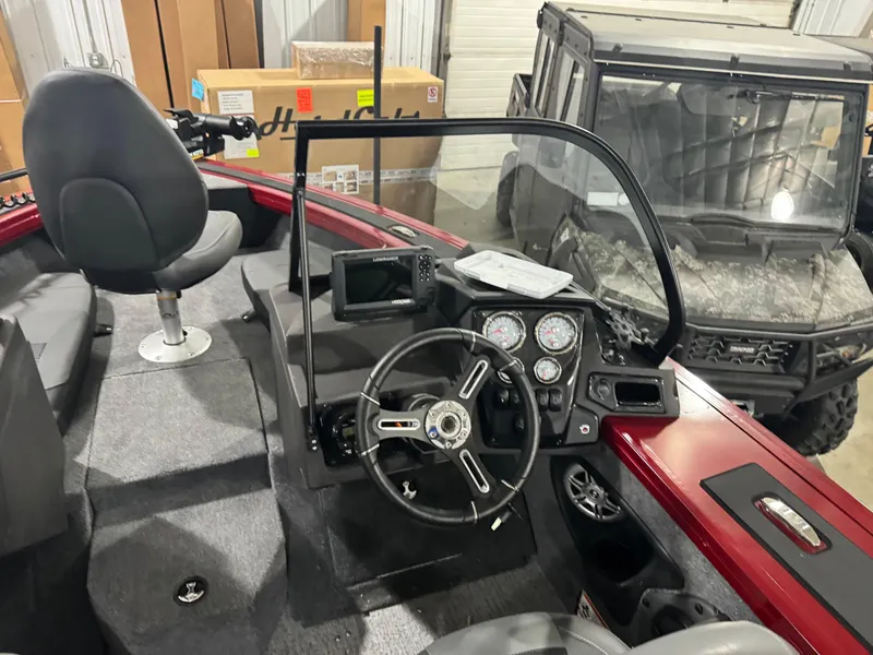 Slide: The Image of Tracker Targa V-18 WT 2023 - 11