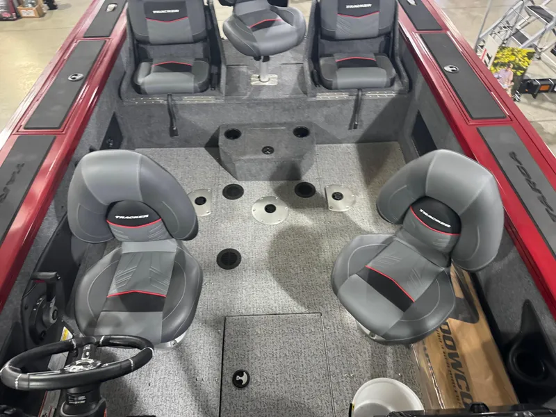 Slide: The Image of Tracker Targa V-18 WT 2023 - 16