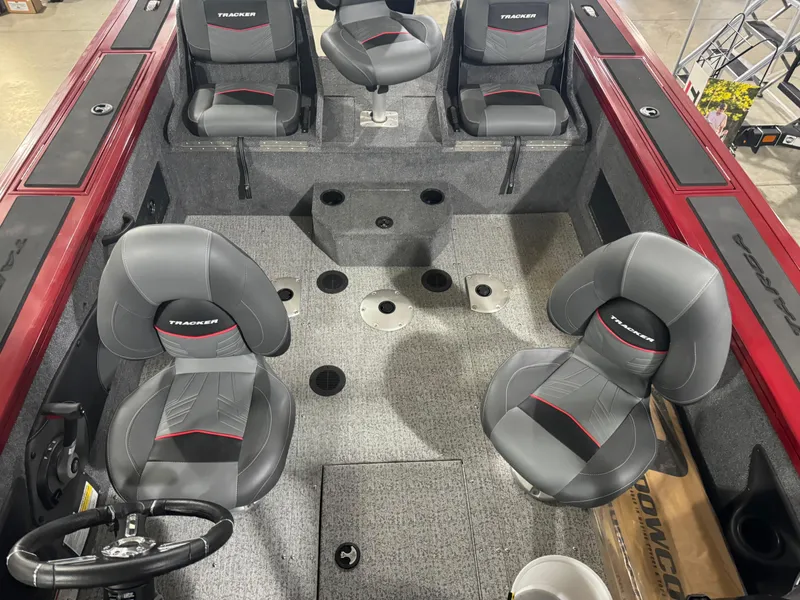 Slide: The Image of Tracker Targa V-18 WT 2023 - 17