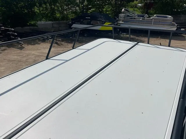 Slide: The Image of Bennington L Top Deck 26 LSRTD Tritoon 2025 - 30