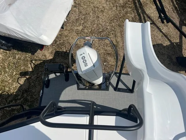 Slide: The Image of Bennington L Top Deck 26 LSRTD Tritoon 2025 - 33