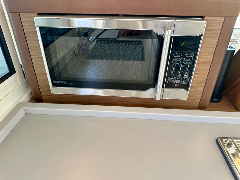 Slide: The Image of Lagoon 40 2020 - 53