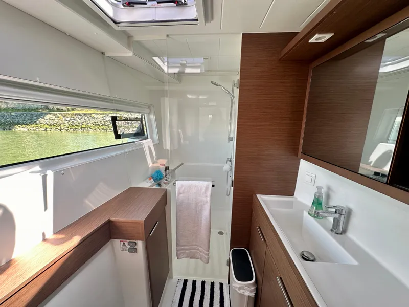 Slide: The Image of Lagoon 40 2020 - 56