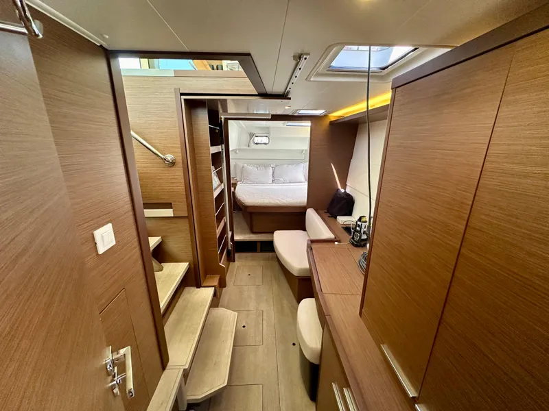 Slide: The Image of Lagoon 40 2020 - 57