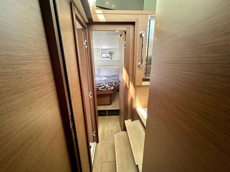 Slide: The Image of Lagoon 40 2020 - 63