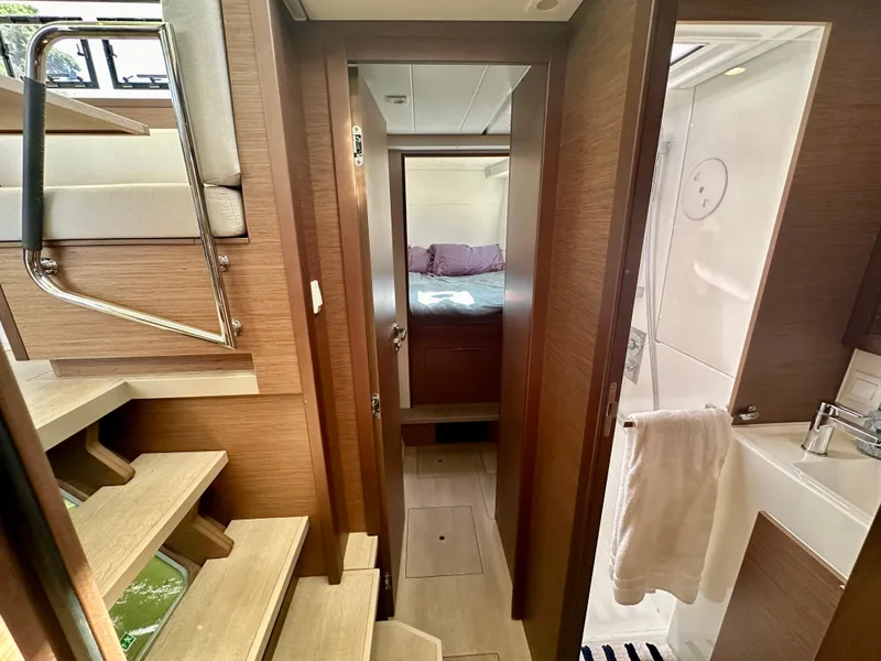 Slide: The Image of Lagoon 40 2020 - 64