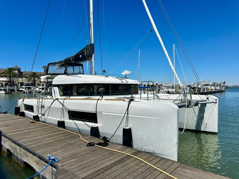 Slide: The Image of Lagoon 40 2020 - 76