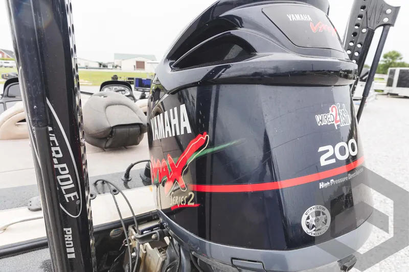 Slide: The Image of 2009 Skeeter ZX 200 boat with Yamaha VMAX 200 HP engine. - 20