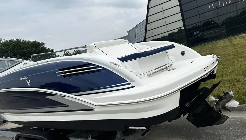 Slide: The Image of 2013 Formula 270 Bowrider boat on trailer, rear view. - 5