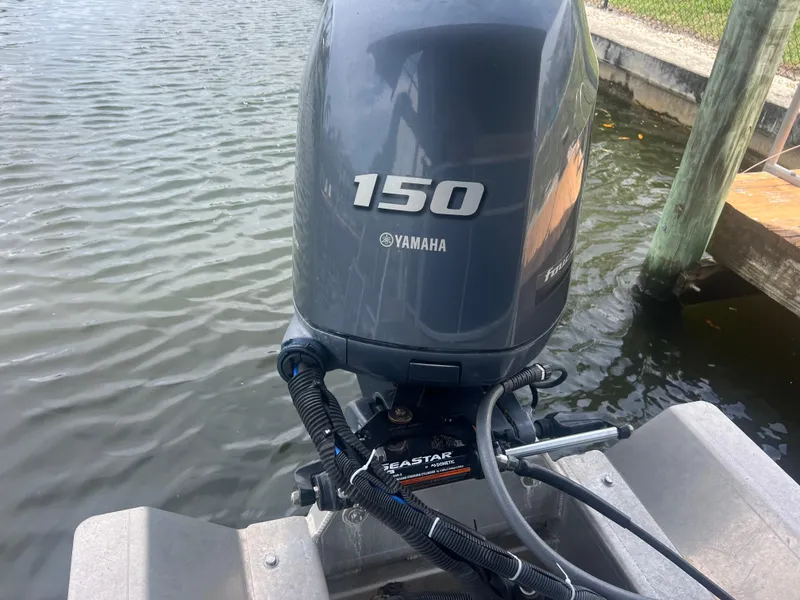 Slide: The Image of 2016 Bennington Sx boat with Yamaha 150 outboard motor. - 5