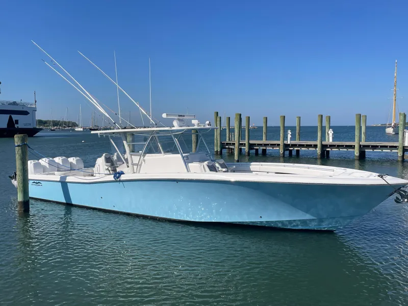 Slide: The Image of Invincible 42 Center Cabin 2018 - 2