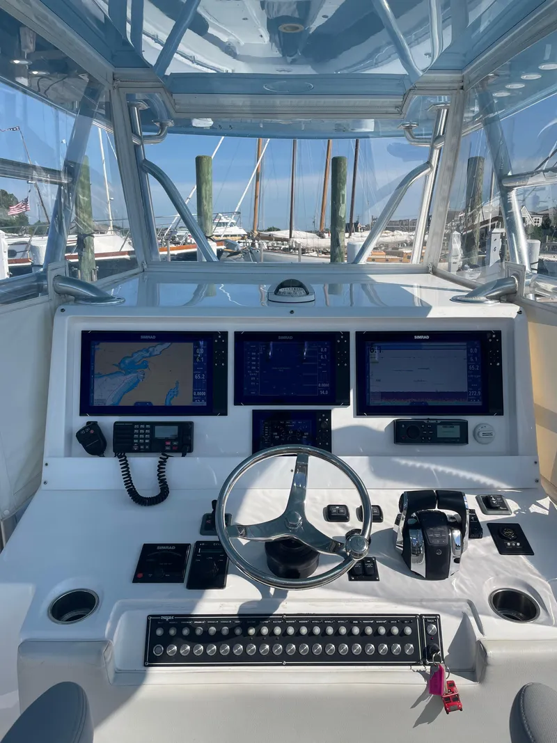 Slide: The Image of Invincible 42 Center Cabin 2018 - 35