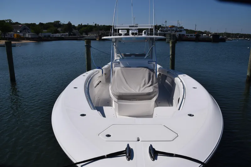 Slide: The Image of Invincible 42 Center Cabin 2018 - 9