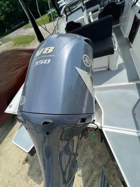 Slide: The Image of 2016 Draco 27 RS boat with Yamaha V8 350 outboard motor. - 34