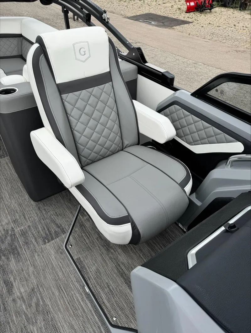 Slide: The Image of Aqua AP235ULW 2024 - 11