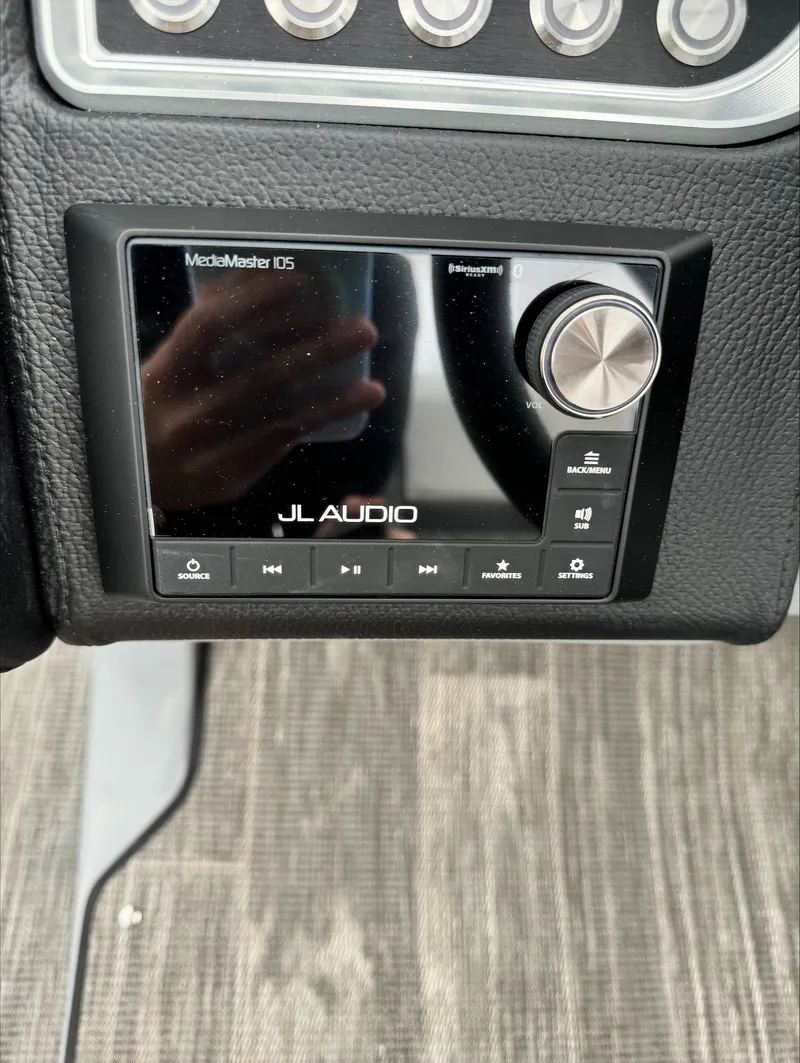 Slide: The Image of Aqua AP235ULW 2024 - 17