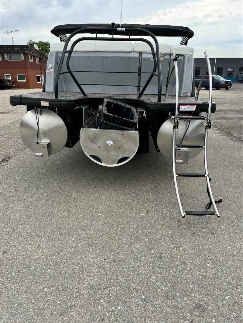 Slide: The Image of Aqua AP235ULW 2024 - 3