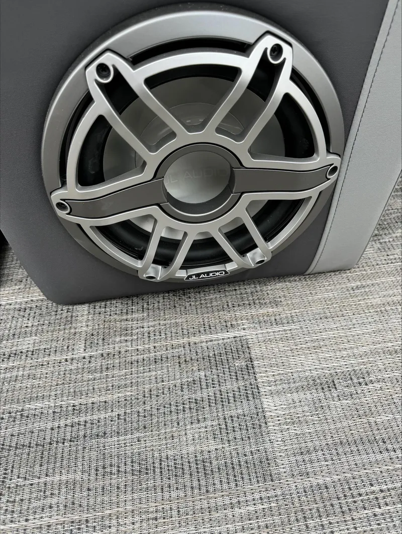 Slide: The Image of Aqua AP235ULW 2024 - 6