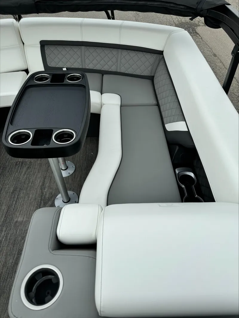 Slide: The Image of Aqua AP235ULW 2024 - 8