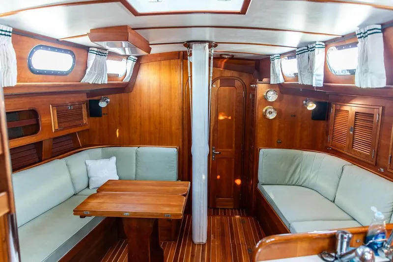 Slide: The Image of Salon - 13