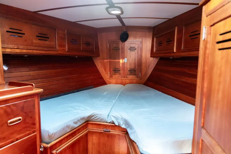 Slide: The Image of V-berth - 22