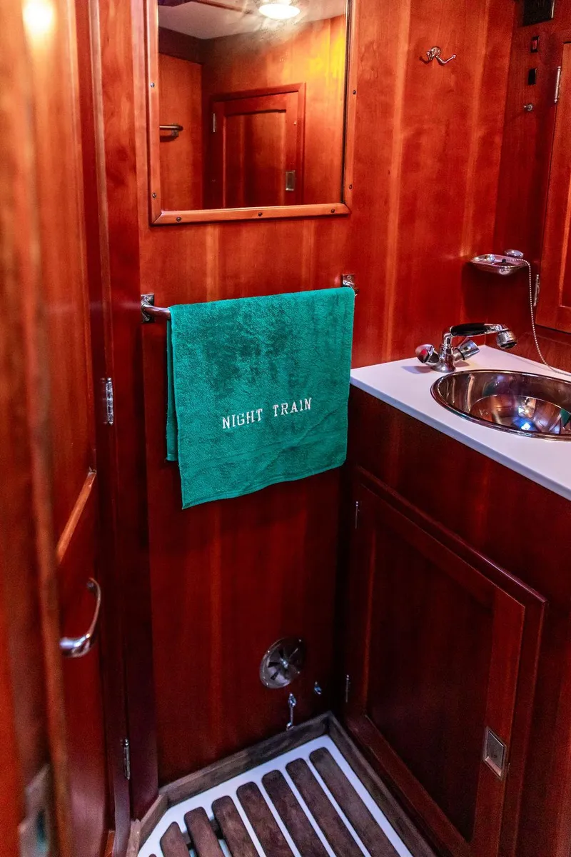 Slide: The Image of Sink in Guest Head - 26