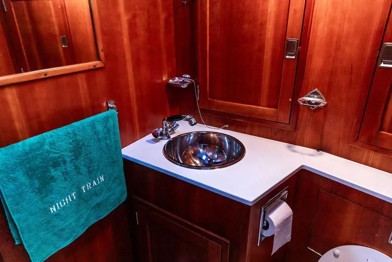 Slide: The Image of Sink in Guest Head - 27