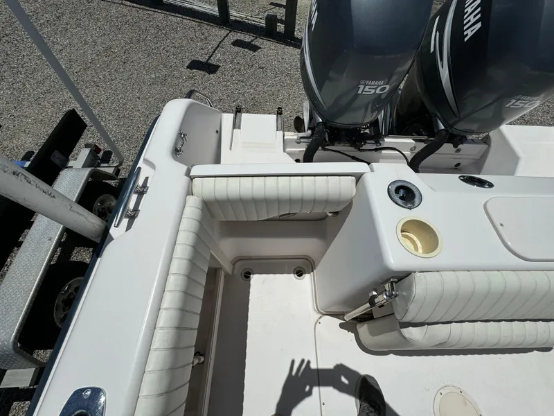 Slide: The Image of Grady-White Islander 270 2004 - 10