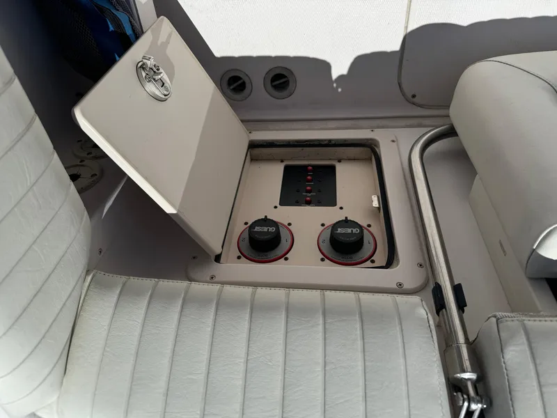 Slide: The Image of Grady-White Islander 270 2004 - 14