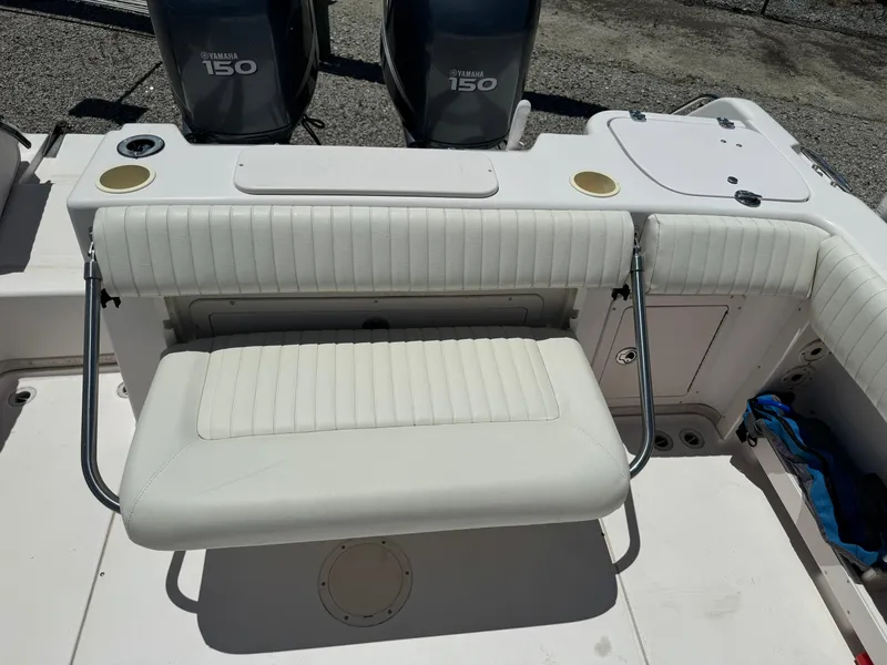 Slide: The Image of Grady-White Islander 270 2004 - 15