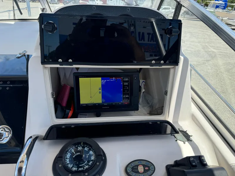 Slide: The Image of Grady-White Islander 270 2004 - 23