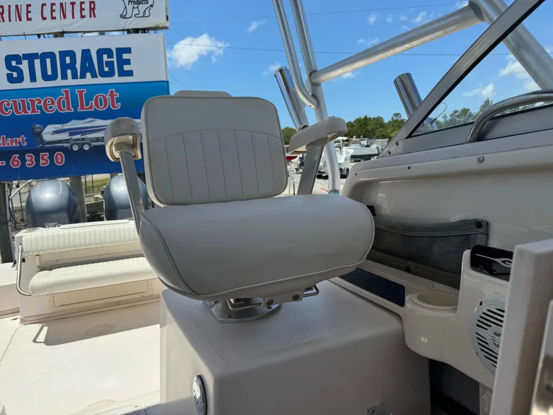 Slide: The Image of Grady-White Islander 270 2004 - 24