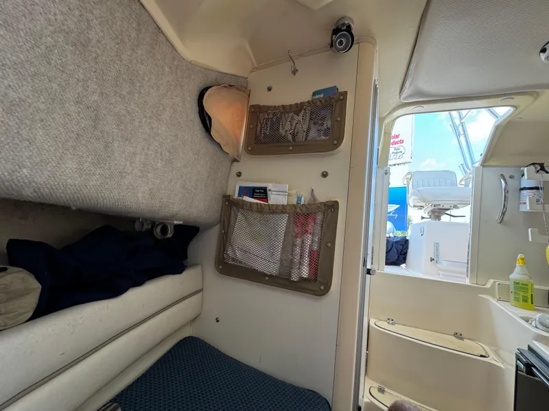 Slide: The Image of Grady-White Islander 270 2004 - 29