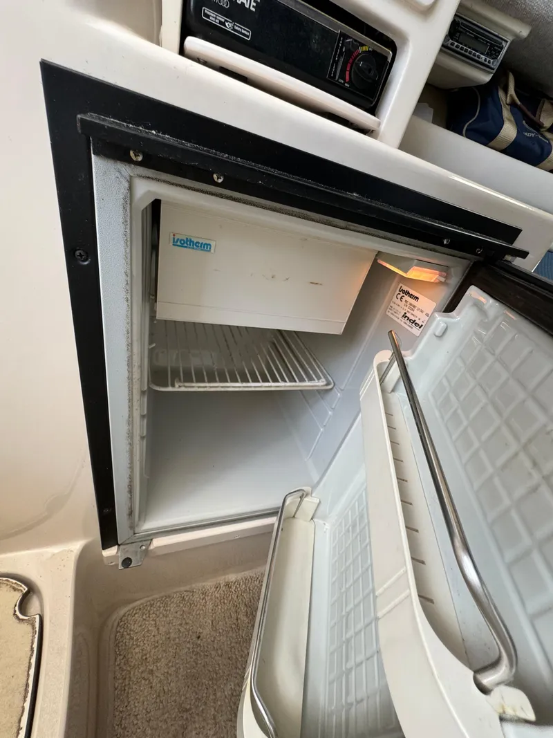 Slide: The Image of Grady-White Islander 270 2004 - 33