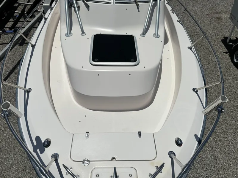 Slide: The Image of Grady-White Islander 270 2004 - 37