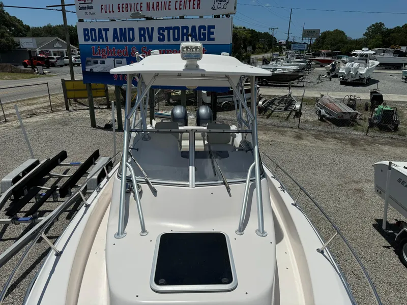 Slide: The Image of Grady-White Islander 270 2004 - 38